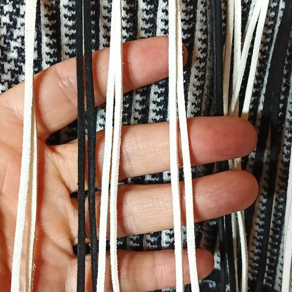 Haute Rogue front fringe western vibe houndstooth sweater mix print M - Picture 7 of 9